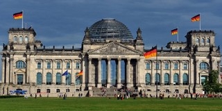 Náci karlendítés miatt vettek őrizetbe két kínait Berlinben Náci karlendítés miatt vettek őrizetbe két kínait Berlinben