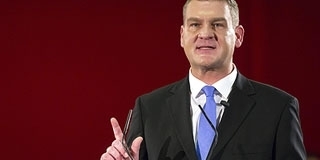 Teljes káosz a szociknál: Botka, Ujhelyi is lemondott