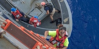 Öt hónap után mentettek meg két nőt egy elsodródott vitorlásról Öt hónap után mentettek meg két nőt egy elsodródott vitorlásról